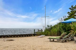 Best Waterfront Retreat With Dock, Firepit, Bay - 3
