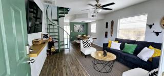 Safari Vibes 1 mi from Busch Gardens sleeps 6 - 9