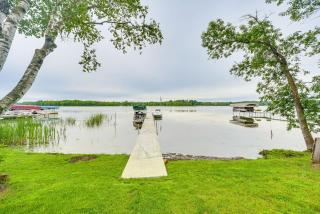 Boat Dock, BBQ and Fireside Fun Clam Lake Cabin - 8