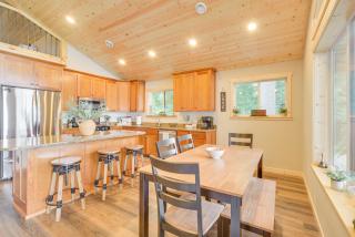 Boat Dock, BBQ and Fireside Fun Clam Lake Cabin - 4