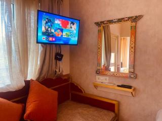 Three Jewels Boutique Hotel - 8