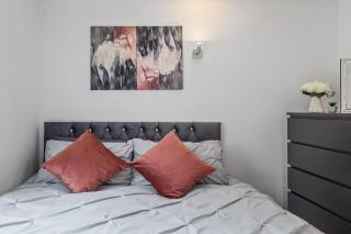 Central Apartment near Liverpool Street Elizabeth Line & Bank Central Line - 1