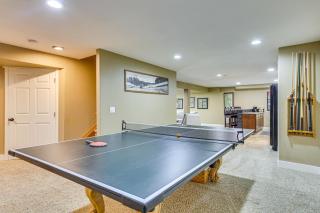 Game Room, Home Gym and Deck Littleton Apartment - 9