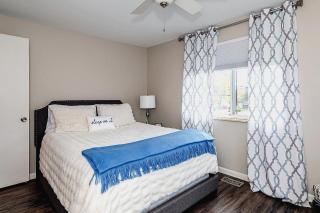 Stylish & Cozy Retreat W Modern Comforts! - 8