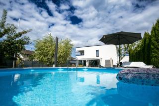 Großzügiges Haus mit Pool am Stadtrand Bonn - 0