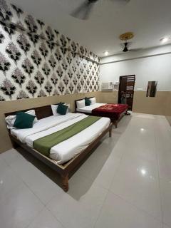 Shri Mukund Dham - Near Prem Mandir, Iskcon temple & Banke Bihari G- Premanand Maharaj Visit is just 2-3 minutes away - 3