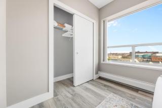 1BR Retreat, 2 Smart TVs, WiFi & Free Parking - 9
