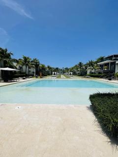 Stylish 1BR, Pools & Walk to Beach - Sublime - 3