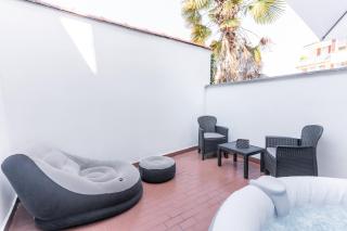 Zen Retreat per Coppie con Jacuzzi - Dehor e Garage Privato - Check in Automatico 24 7 - 7