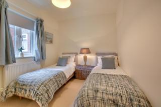 Corner Cottage - 8