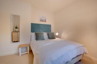 Corner Cottage - 6