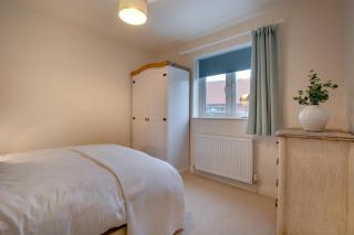 Corner Cottage - 1