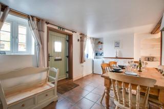 Poppy Cottage - 2