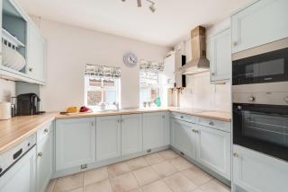 Cromer Sea Cottage - 8