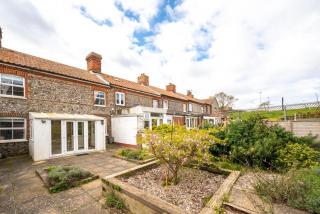 Cromer Sea Cottage - 1