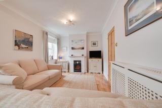 Cromer Sea Cottage - 9