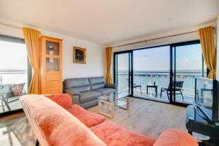 Admiralty Lodge - 9