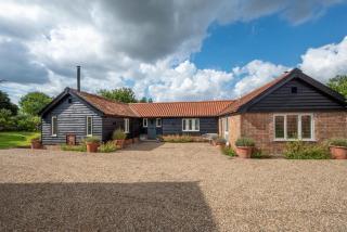Rose Farm Barn - Middleton - 1