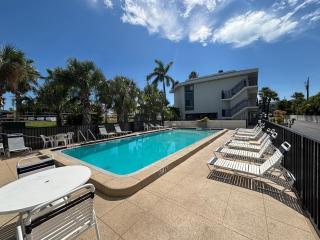 Cheerful Oasis on Anna Maria Island - 6