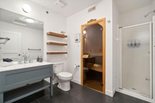 Les Eaux Luxe Mountain View Condo Private Sauna - 9