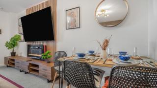 Japan Suite 15 Nights Stay with FreePark, Balcony and Netflix - 4