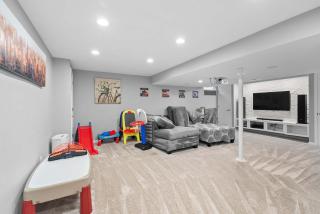 Gahanna 5BR, Game Room, Gym & Office - 6