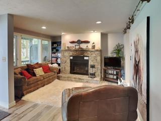 Arrowhead Village 15 - 7