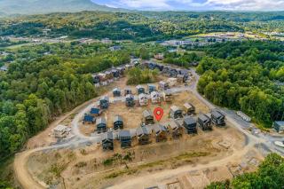 Perfect for Groups/Families - Incredible Location! - 2