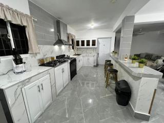 Villa Medrano Home - 3