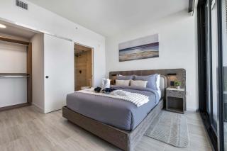 Chic Miami Retreat Stylish 2BR Gem for 5 - 6