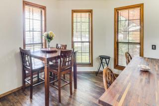 3 Mi to Downtown Roswell Home with Patio and Yard - 4
