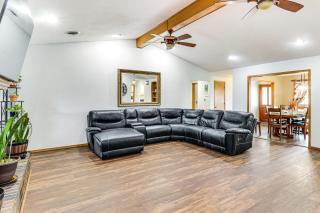 3 Mi to Downtown Roswell Home with Patio and Yard - 3