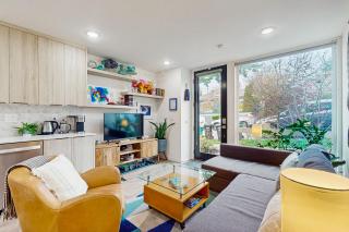 Modern Central District Townhome - 6