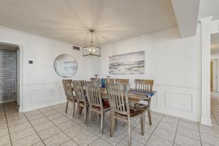 Shoreline Towers 2051 - 6