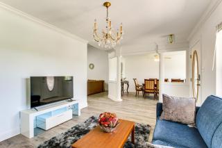 Yard and Dock Waterfront Group Getaway in Biloxi - 4