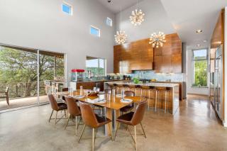 Luxury 4BR Hilltop Retreat Hot Tub & Scenic Views - 8