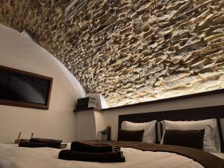 Historic Arch Apartment - Karlova Street - 2