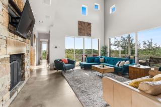 Luxury 4BR Hilltop Retreat Hot Tub & Scenic Views - 0