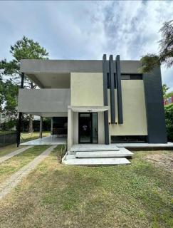 Excelente Casa en Country - 4