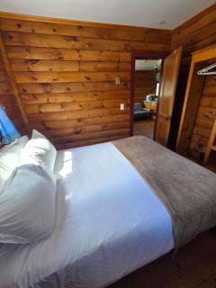Hunts Point 2-BR Coastal Retreat - Cottage # 1 - 6