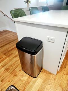 Luxury 3BR Retreat Near NYC - Newark - 8