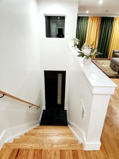 Luxury 3BR Retreat Near NYC - Newark - 6