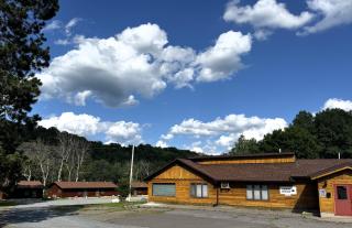 Riverfront Cabin 4 - - 2