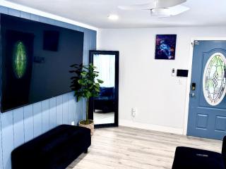Serene 3-Bedroom renovated house with AC in Fort Laudable - 4