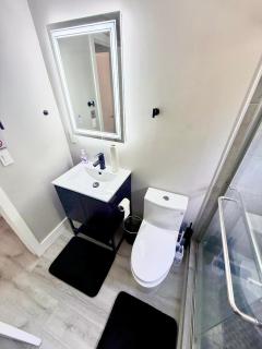 Serene 3-Bedroom renovated house with AC in Fort Laudable - 1