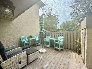 51 Stones Throw Villa Walk To Beach Pool - 2
