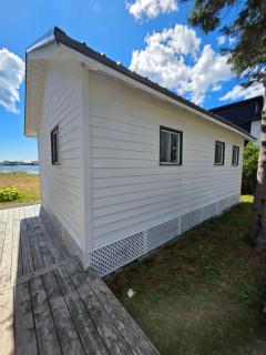 Hunts Point 2-Bed Coastal Retreat - Cottage # 9 - 1