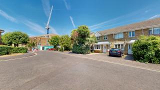 3 Bedroom House with free parking and garden - 1