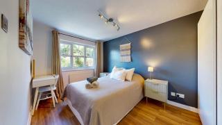 3 Bedroom House with free parking and garden - 6