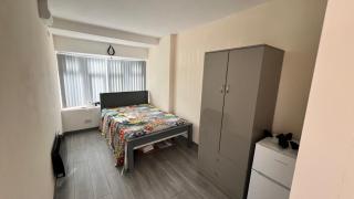 Studio Room with en-suite - 4